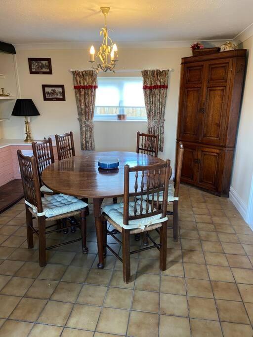 Field Cottage Whittlesey Экстерьер фото